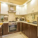 Apartment Living With Nature Pula