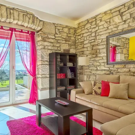 Living With Nature Pula