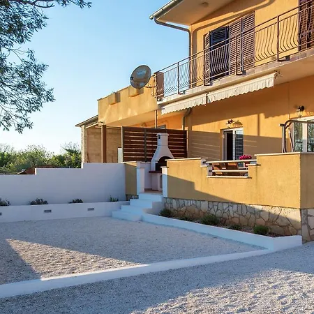 아파트 Living With Nature *