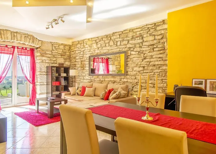 Living With Nature * Pula